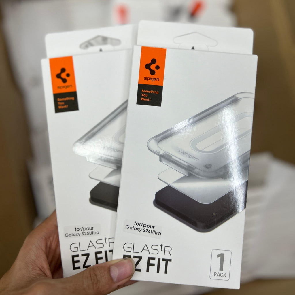 Spigen's GLAStR EZ Fit Screen Protector with Kit Borderless Finger Working